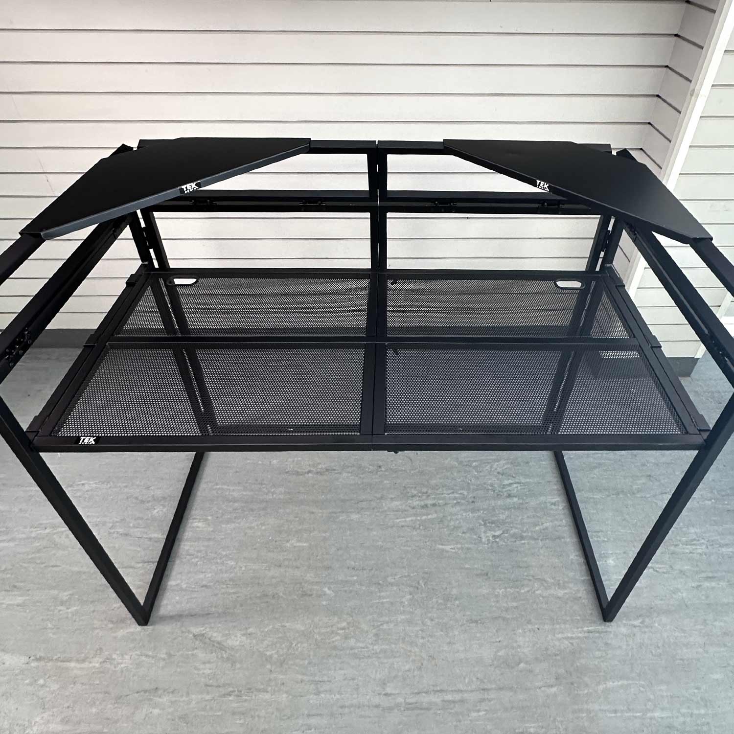 TEK audio lightweight Foldable DJ Booth include carring bag and Black & White Lycra